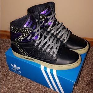 Adidas Swift Run “Glow In The Dark”